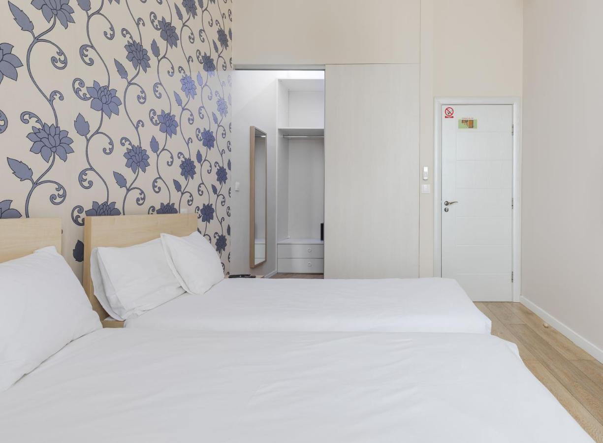 Two-bedroom Art 3 Ac Units Apartma *