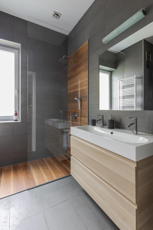 Two-bedroom Art 3 Ac Units Apartma