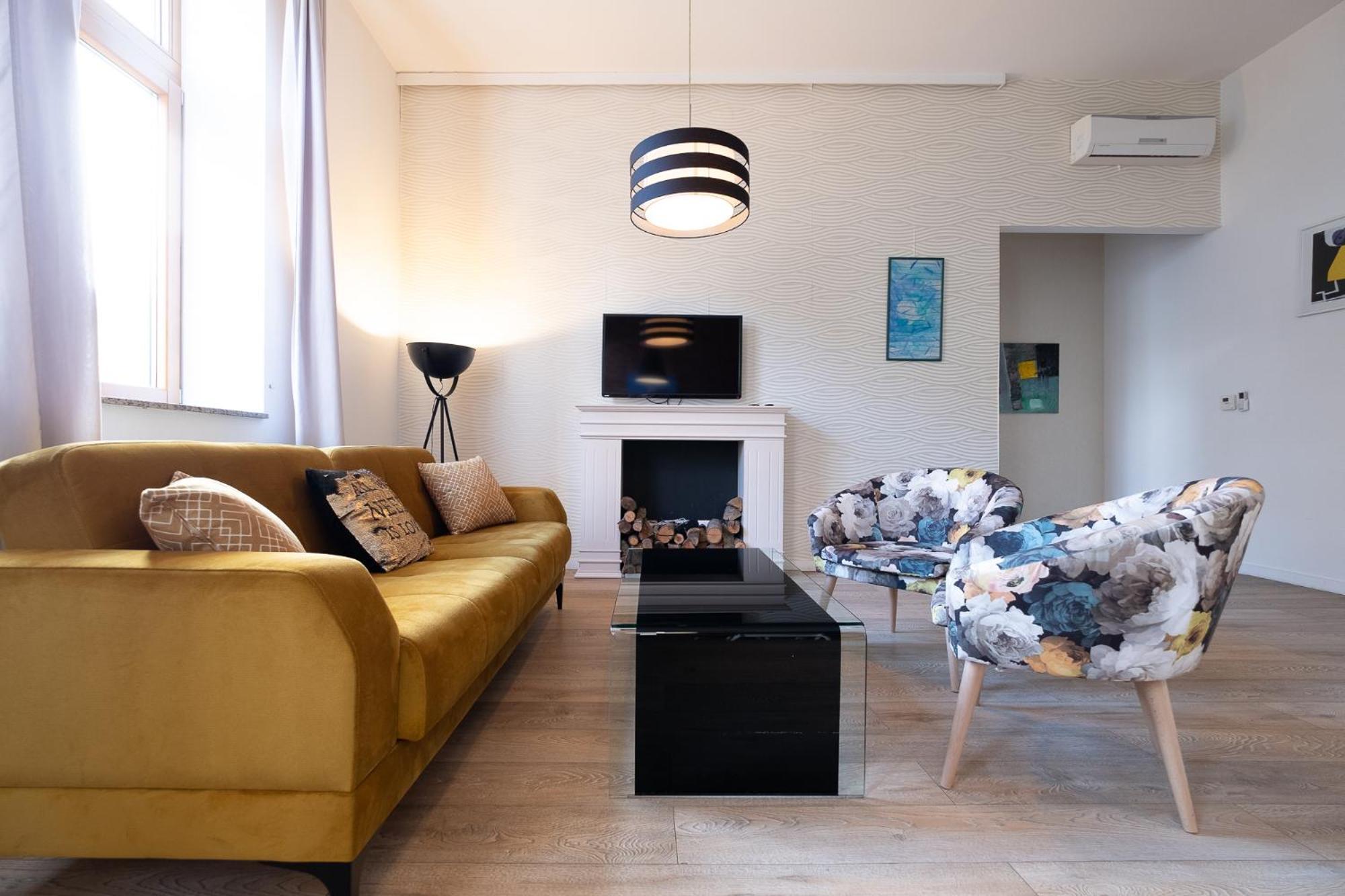 Two-bedroom Art 3 Ac Units *